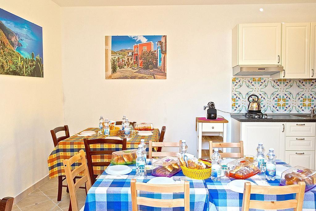 Il Veliero Blu B&B Lipari Centro Buitenkant foto